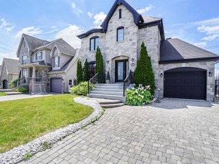 338 Av. des Grands-Prés