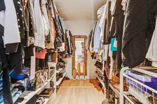 Walk-in closet