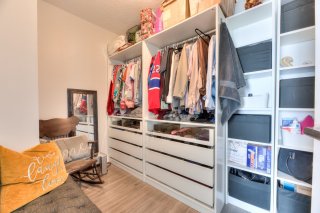 Walk-in closet