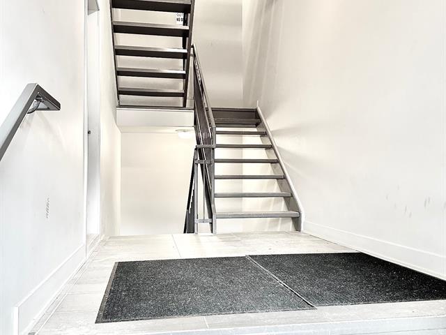 #201 - 3541 Rue St-Dominique