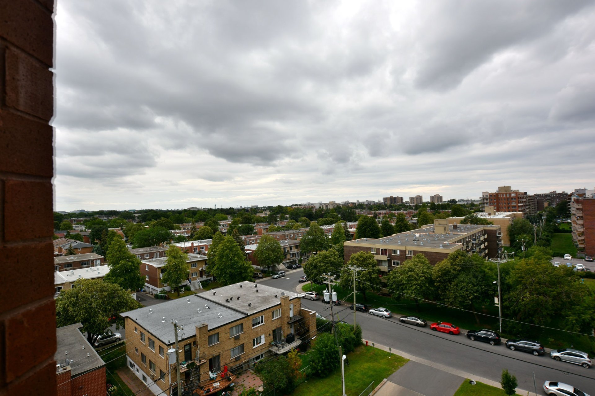 #852 - 2240 Boul. Thimens