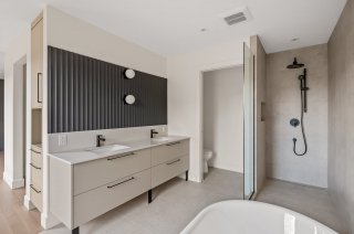 Salle de bains attenante à la CCP