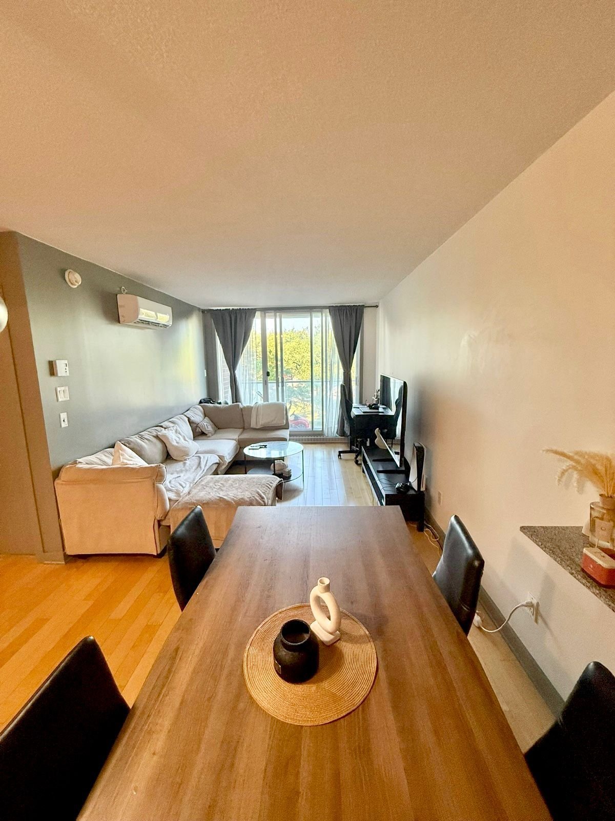 #351 - 10650 Place de l'Acadie