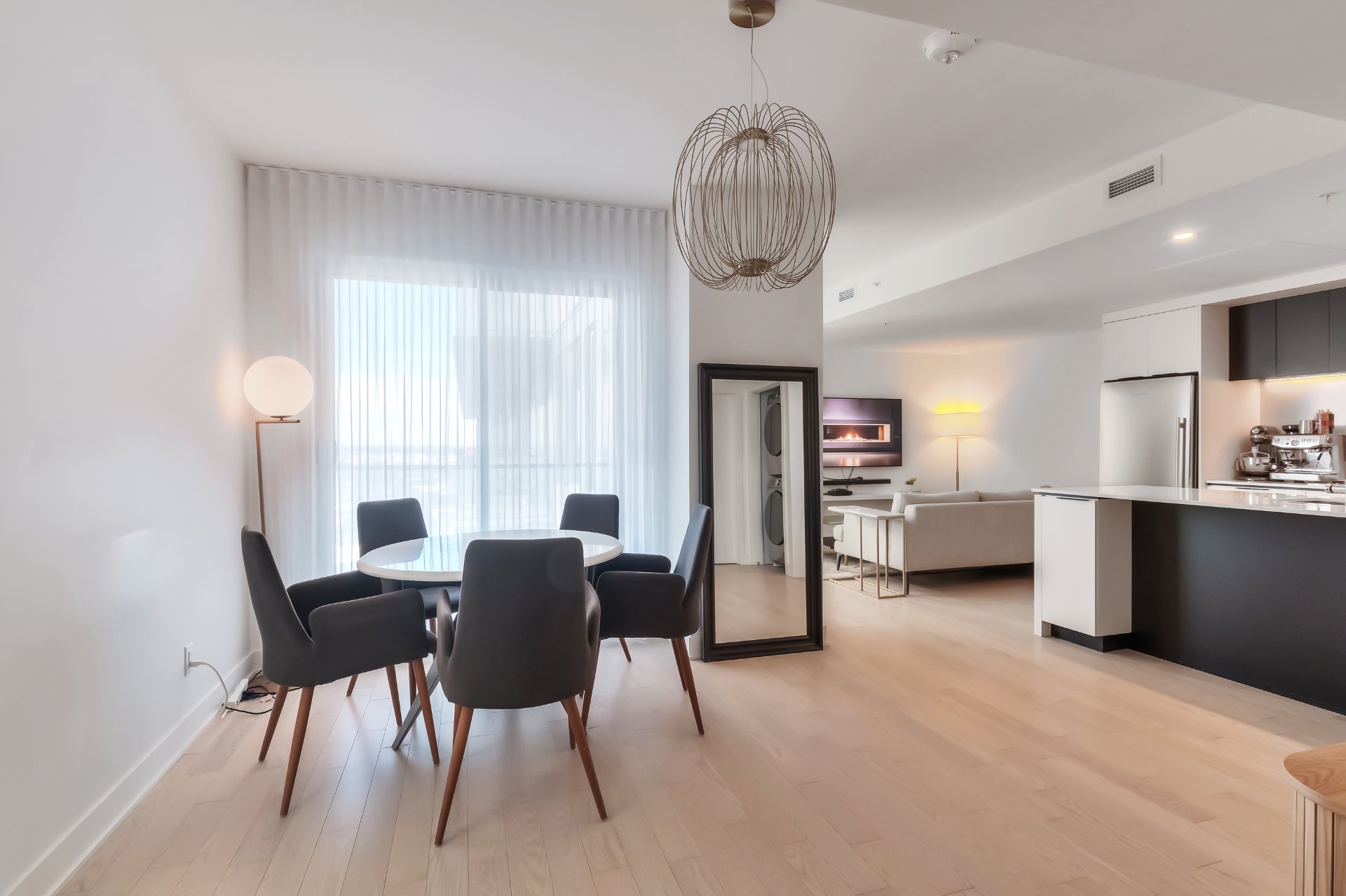 #1509 - 60 Rue de l'Éclipse