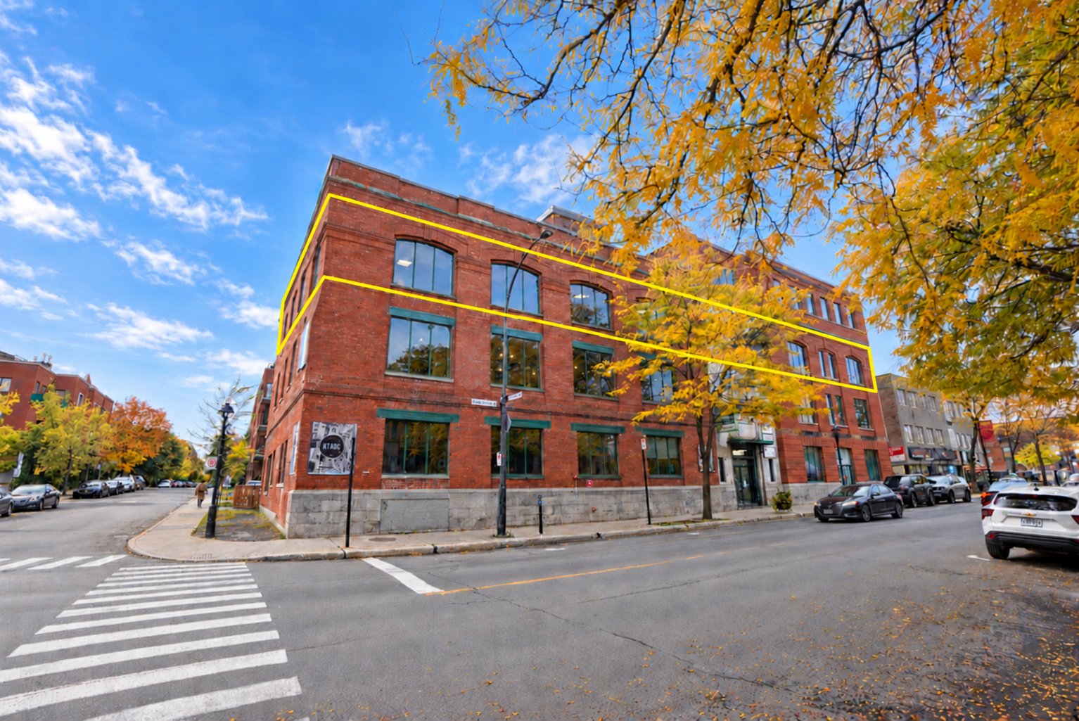 #302 - 2330 Rue Notre-Dame O.