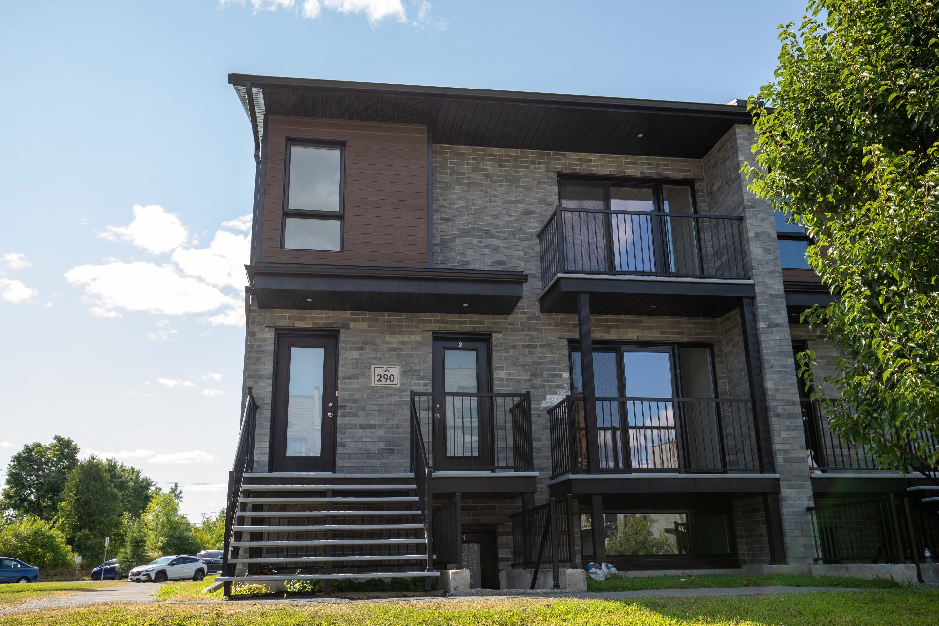 #1 290 Boul. d'Amsterdam