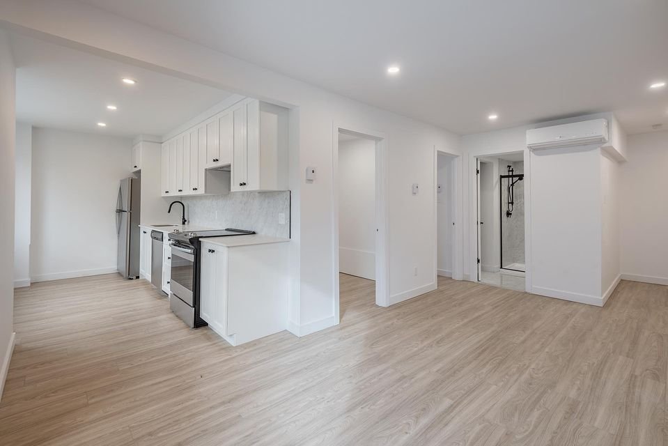 #22 - 5215 1re Avenue