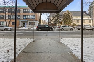 #805-5320 Av. MacDonald Côte-Saint-Luc