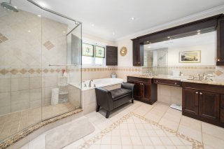 Ensuite bathroom