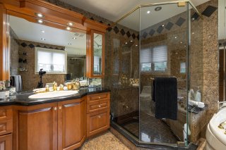 Ensuite bathroom