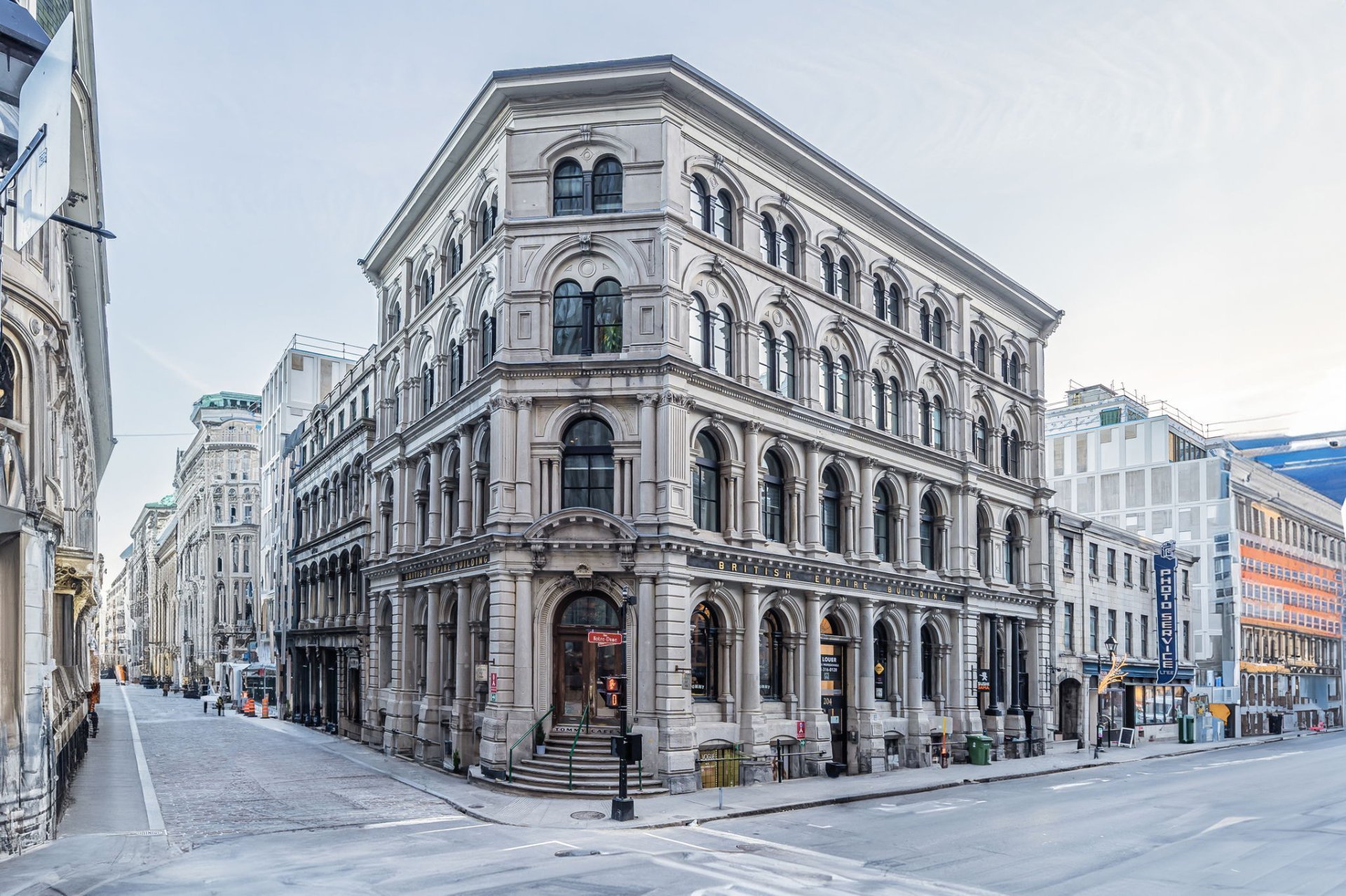 #400 - 204 Rue Notre-Dame O.