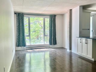 #218 - 1235 Rue Bishop