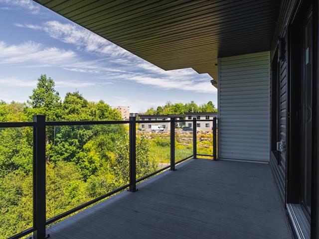 #11 - 81 Rue Janine-Sutto