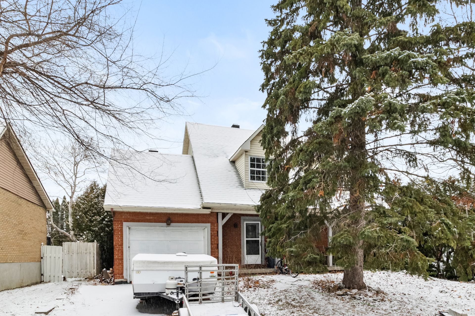 Joelle Bitar / #28245026