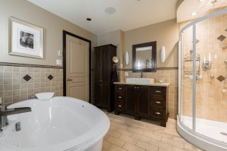Ensuite bathroom