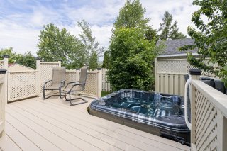 Hot tub
