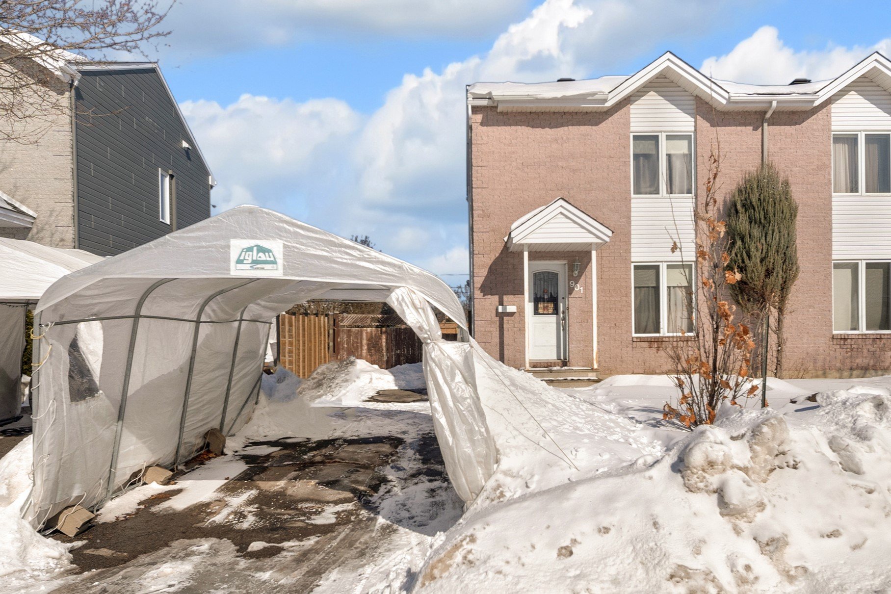 901 Rue des Cerisiers