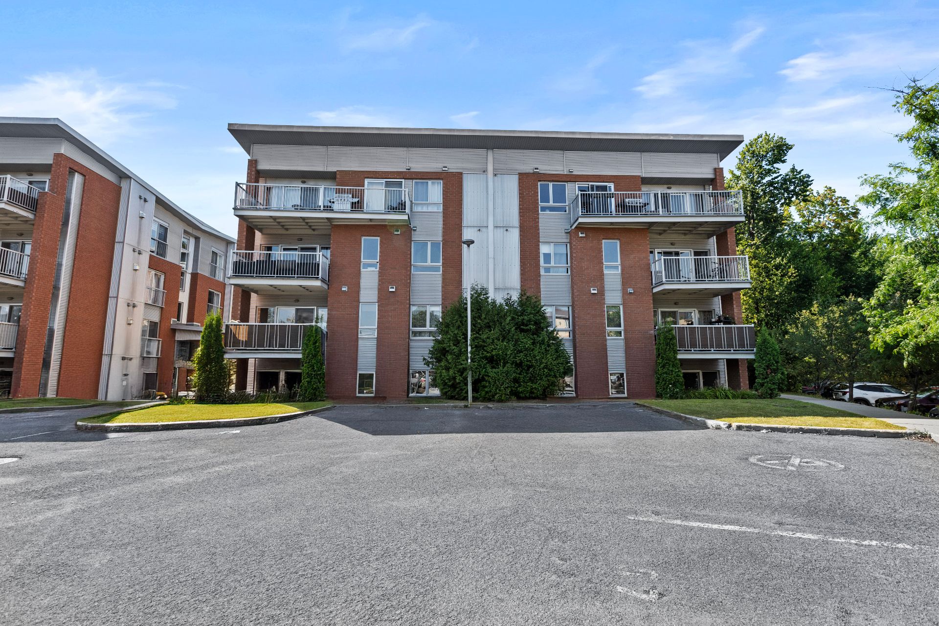 #104 - 38 Rue Louis-Jolliet