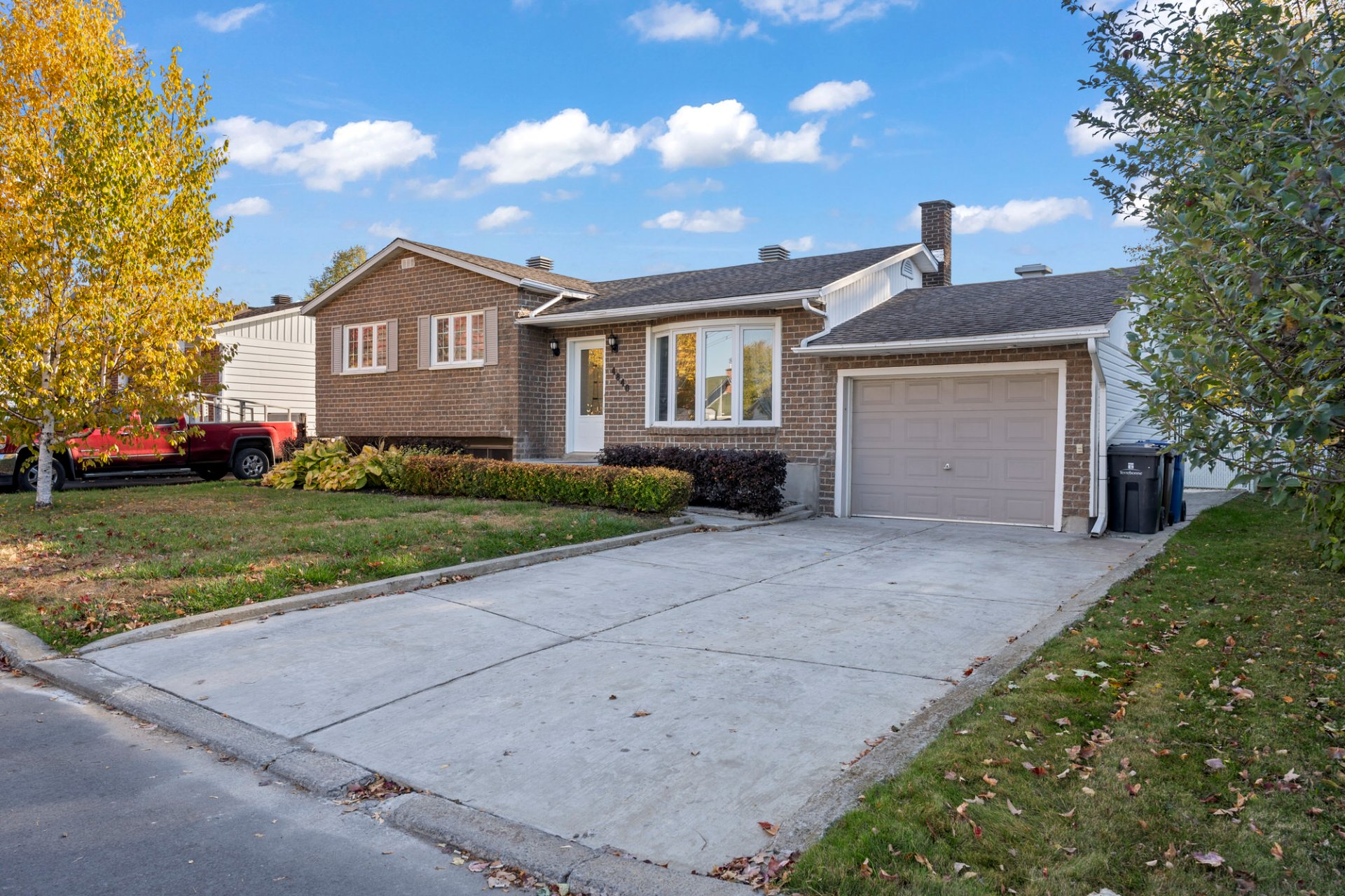 Joelle Bitar / #28323887