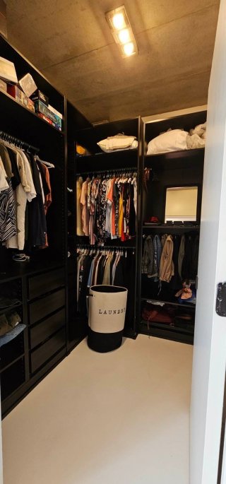 Walk-in closet