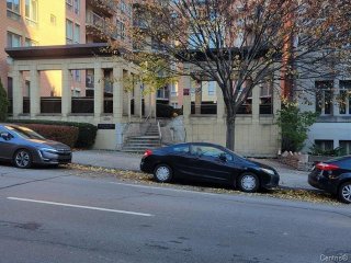 #311 - 2055 Rue du Fort