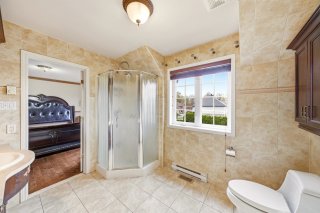 Salle de bains attenante à la CCP