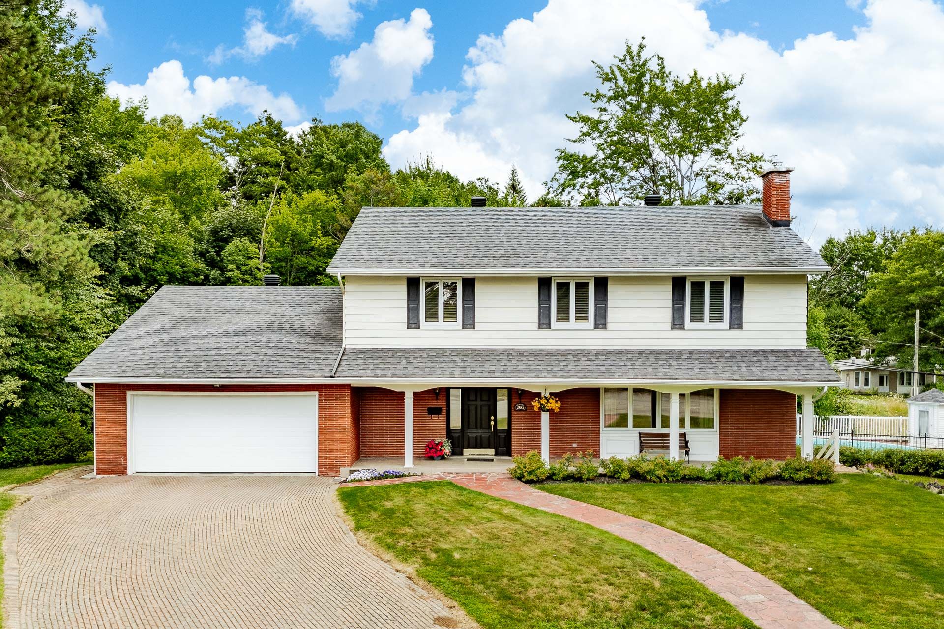 2583 Rue Argenson