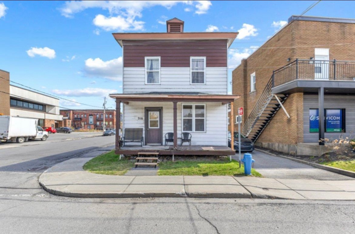 216 Rue Alphonse-Desjardins