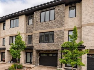 2025 Rue Phil-Goyette