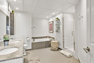 Salle de bains attenante à la CCP