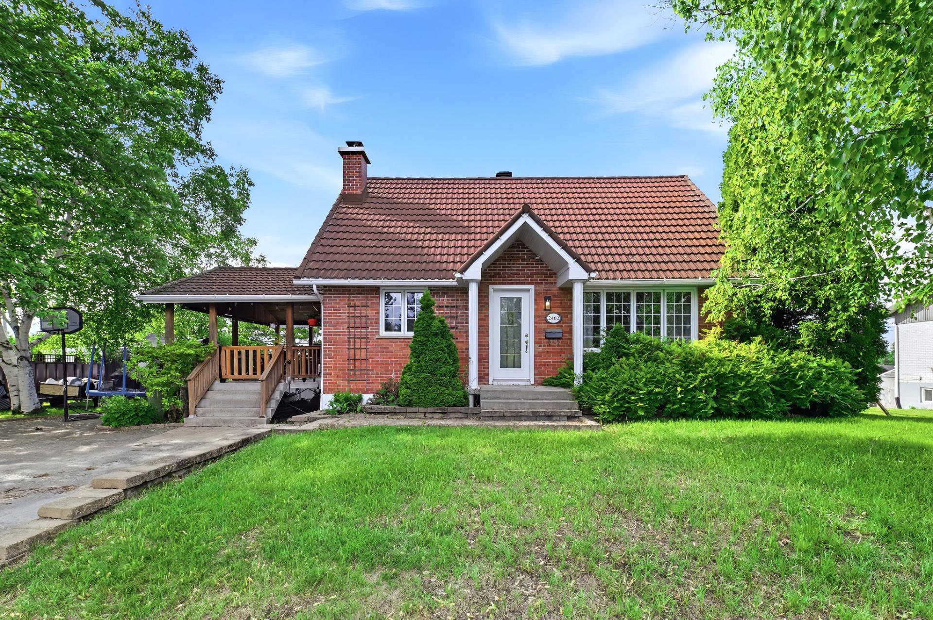 2462 Av. du Parc