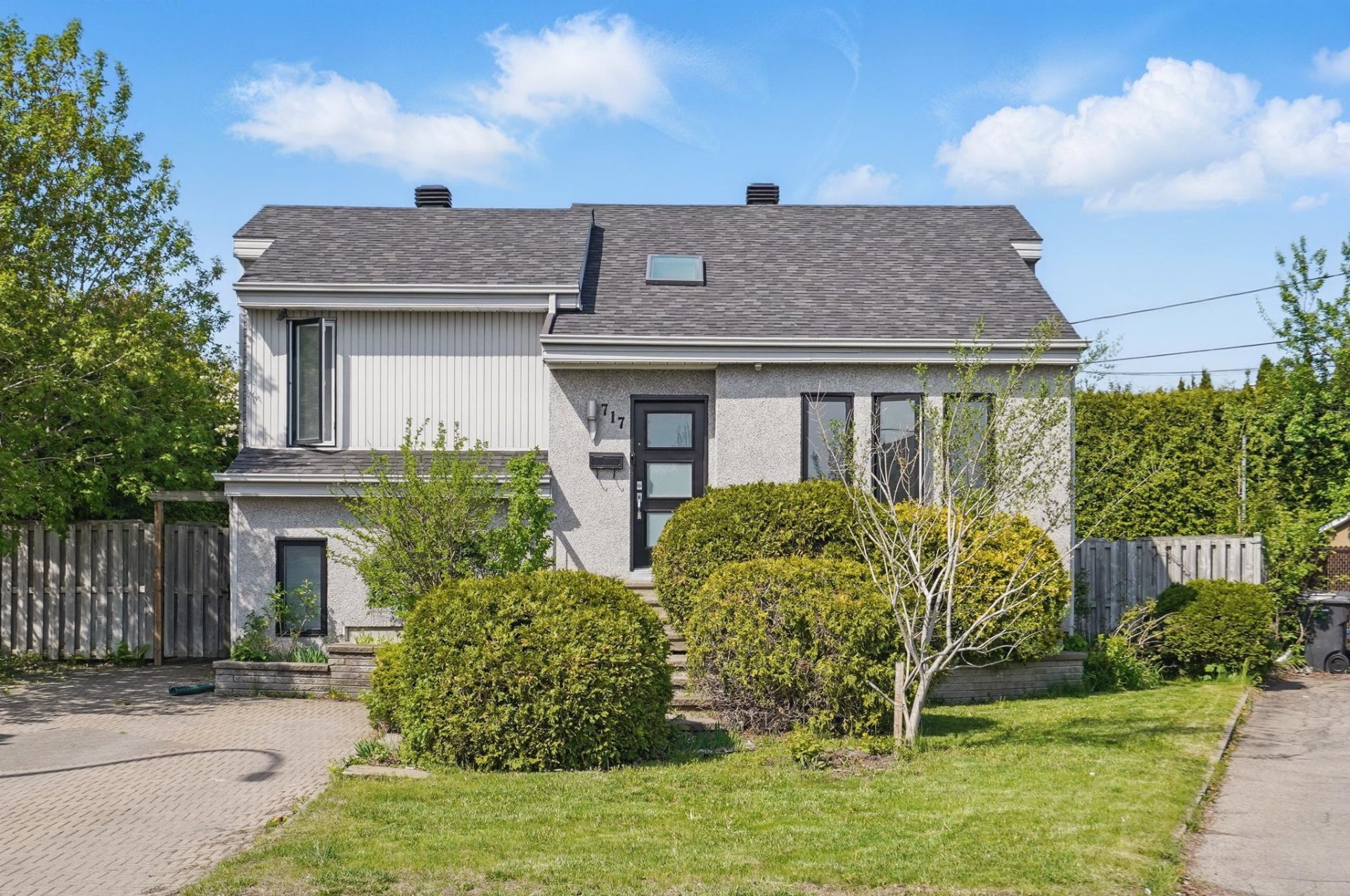  717 Rue Duhamel