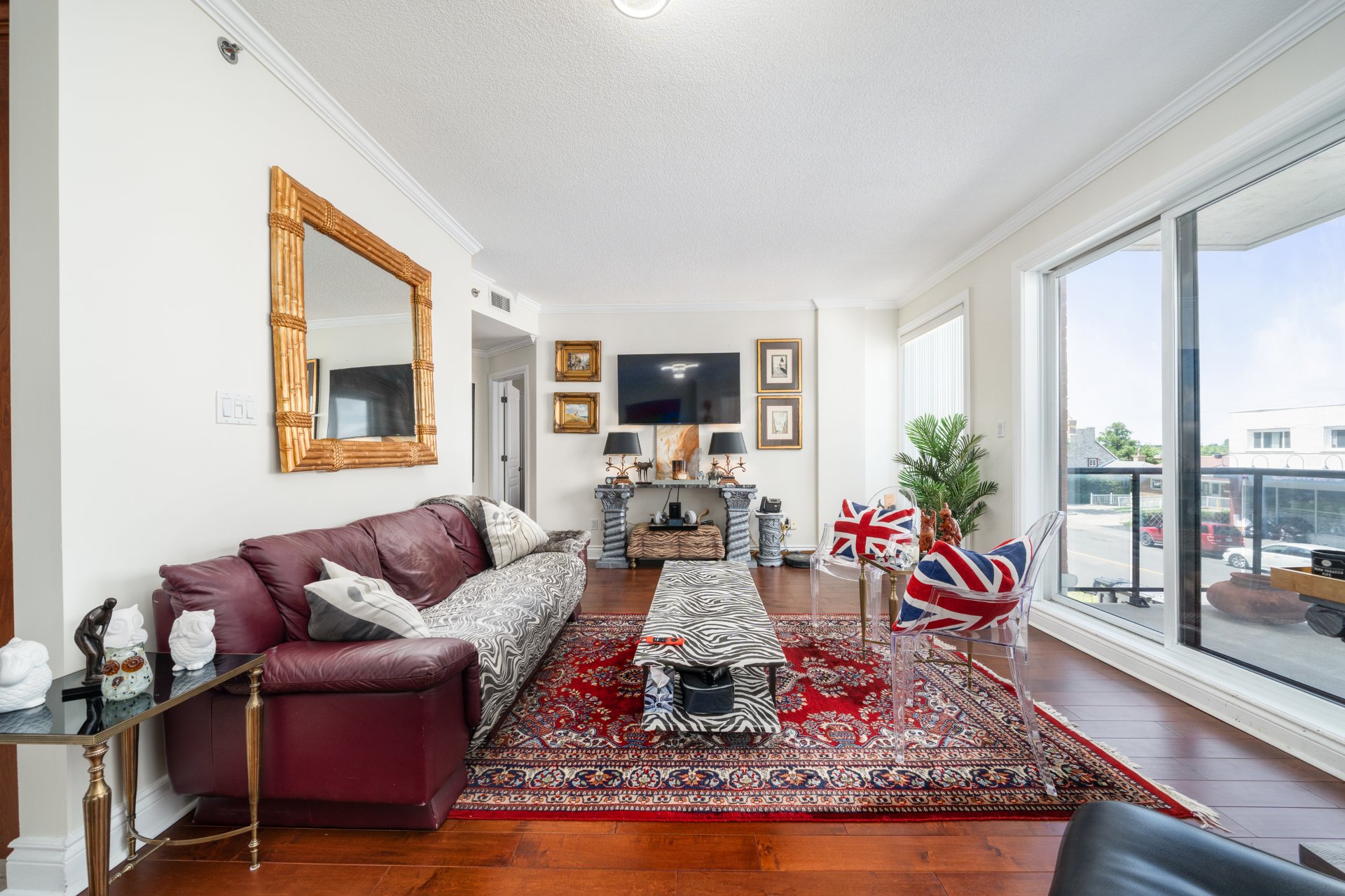 #201 - 6300 Rue Jarry E.