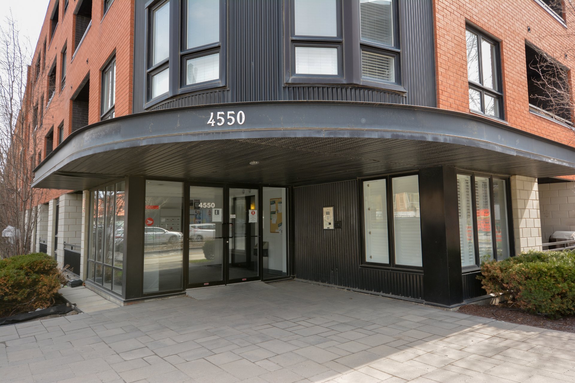 4550 Rue Hochelaga — photo 3