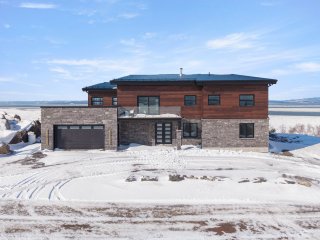 225 Ch. du Domaine-de-Nos-Étés