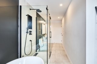 Salle de bains attenante à la CCP