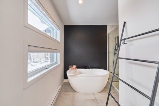 Salle de bains attenante à la CCP