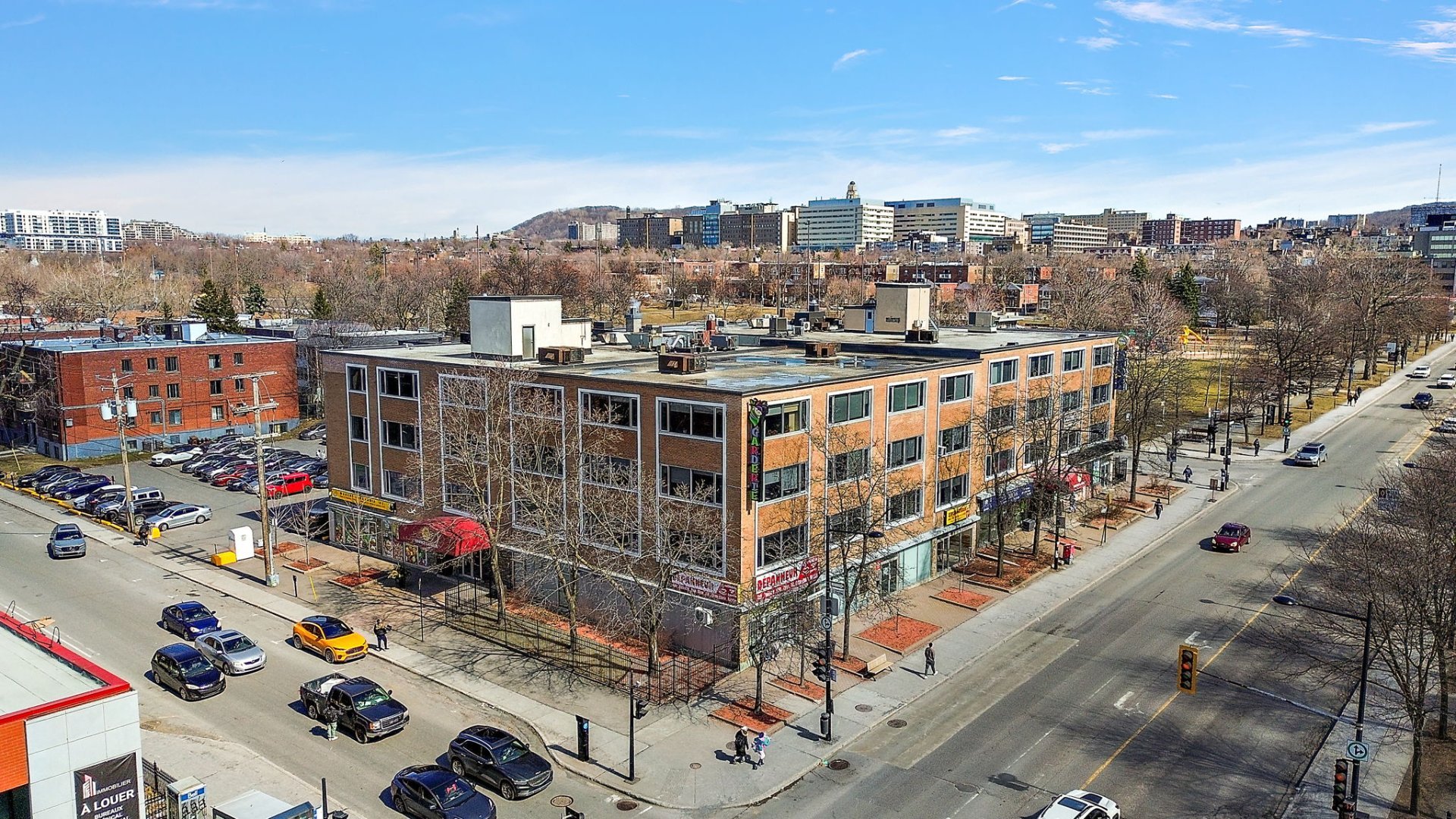 #200 - 6555 Ch. de la Côte-des-Neiges