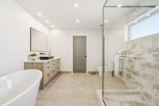 Salle de bains attenante à la CCP