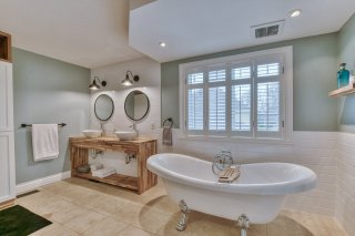 Ensuite bathroom