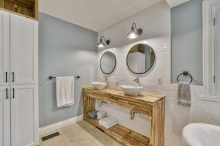 Ensuite bathroom