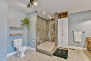 Ensuite bathroom