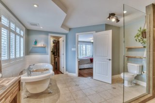 Ensuite bathroom