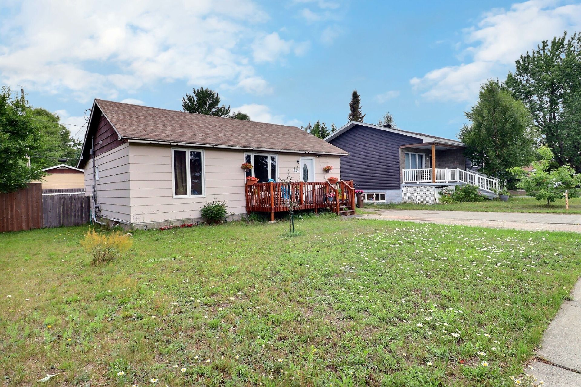 839 Rue Lévis