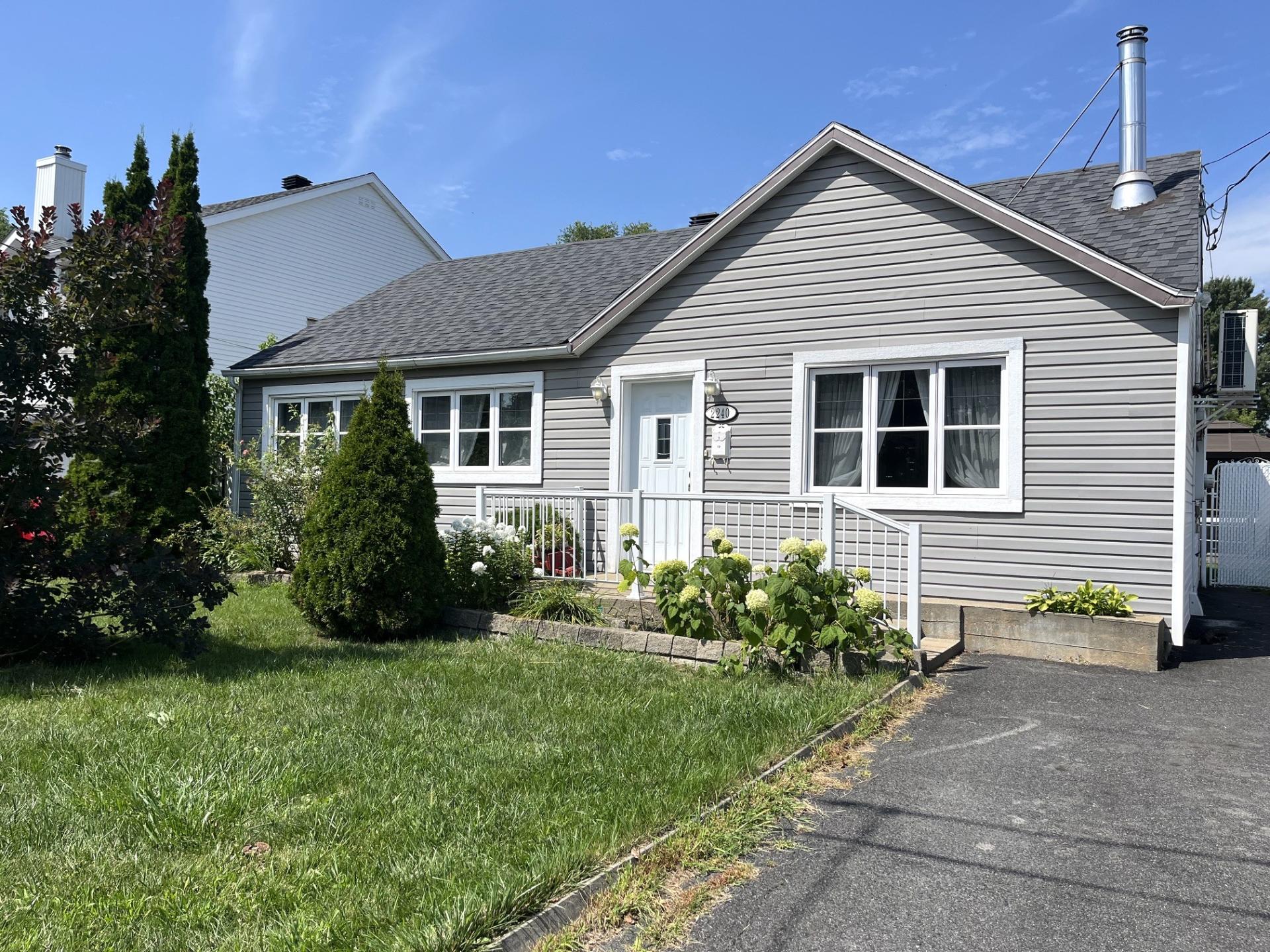  2240 Rue Park