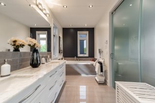 Salle de bains attenante à la CCP