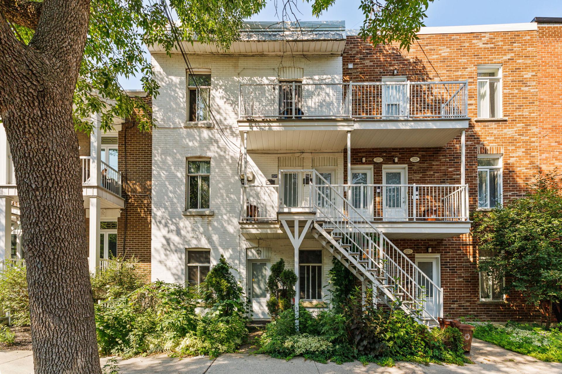 2533 Av. d'Orléans — photo 1