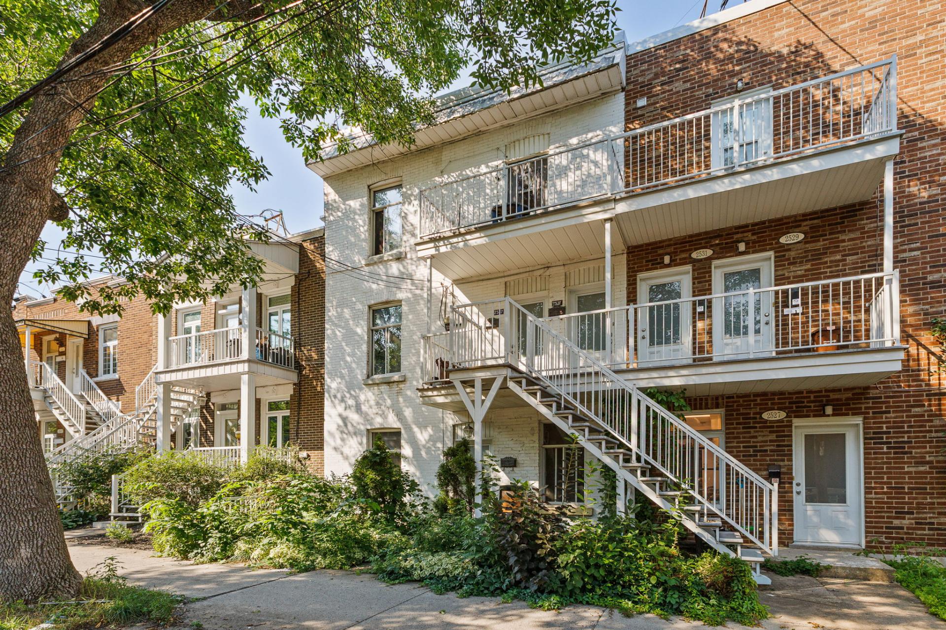 2533 Av. d'Orléans — photo 2