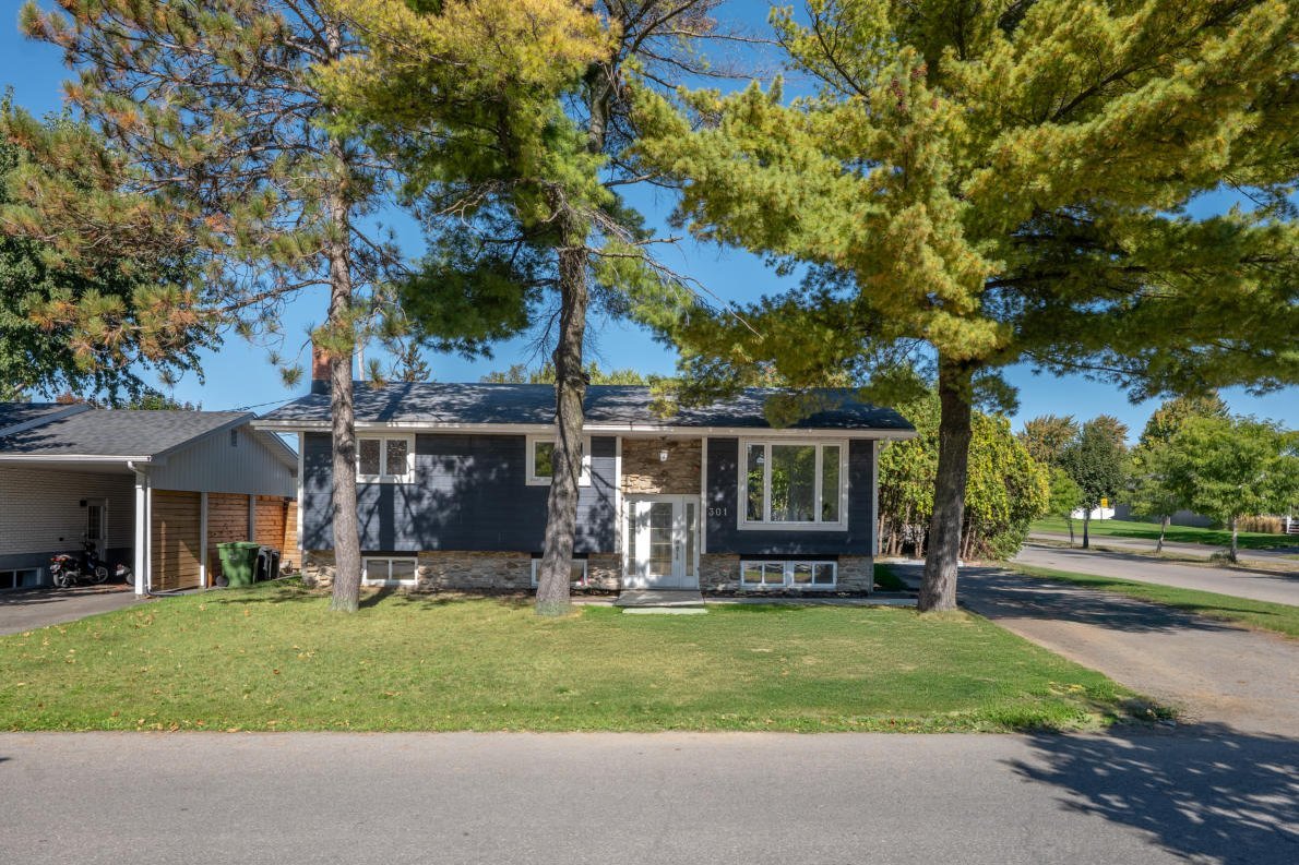 Joelle Bitar / #9022247