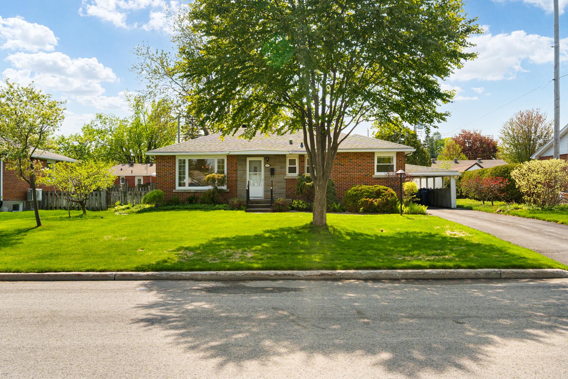 110 Av. d'Arrowhead Crescent